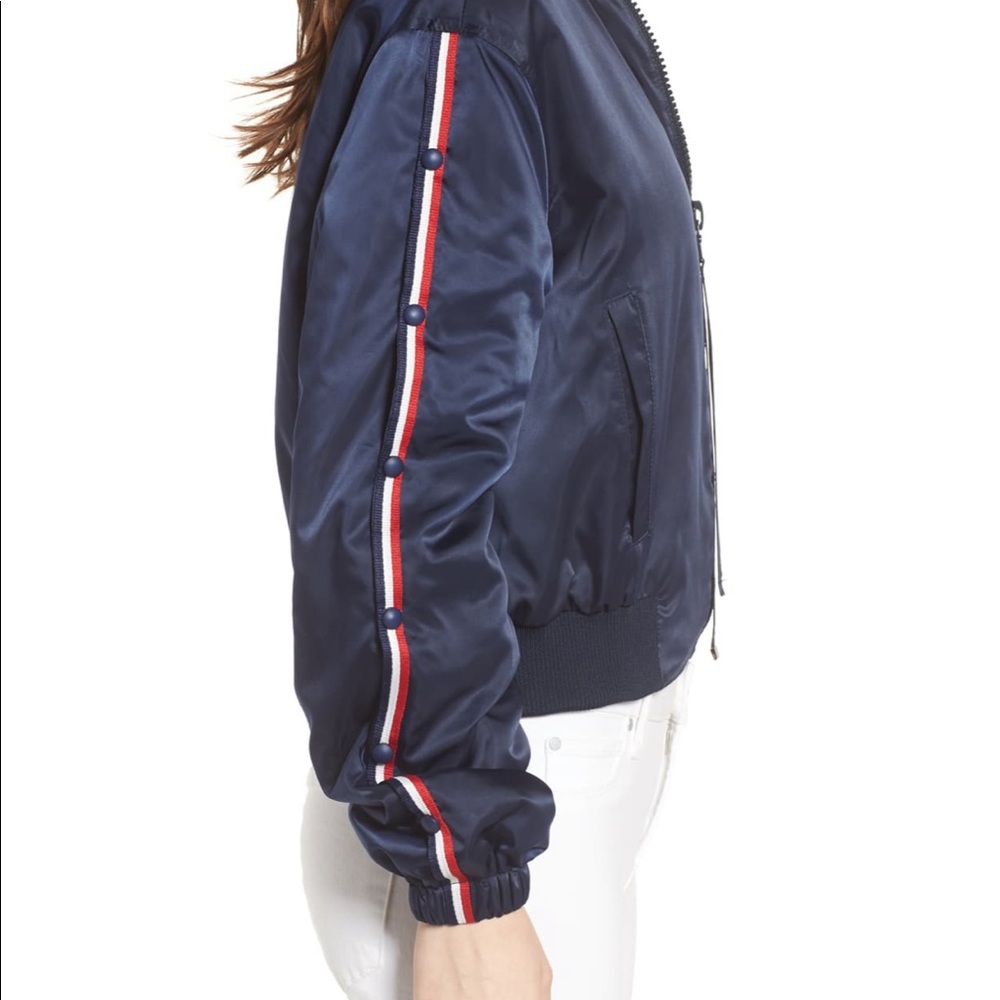 NWT Kendall & Kylie Striped Bomber Jacket in Navy - Picture 4 of 8